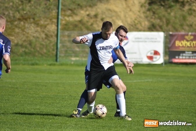 Zdjęcie w galerii na portalu naszwodzislaw.com: Strzelanina przy Młodzieżowej! Pstrążna górą wiadomości z regionu