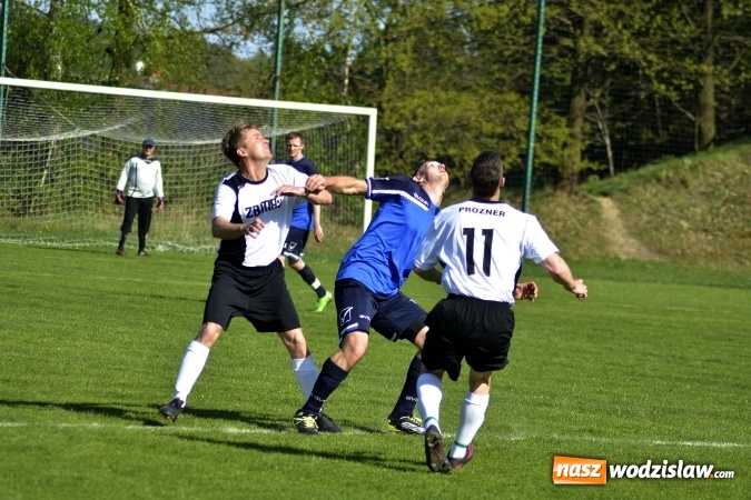 Zdjęcie w galerii na portalu naszwodzislaw.com: Strzelanina przy Młodzieżowej! Pstrążna górą wiadomości z regionu