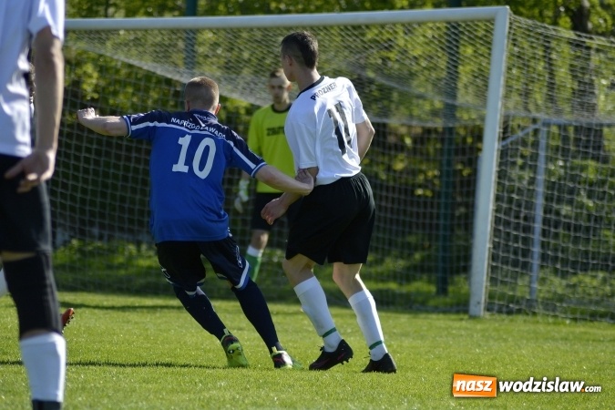 Zdjęcie w galerii na portalu naszwodzislaw.com: Strzelanina przy Młodzieżowej! Pstrążna górą wiadomości z regionu