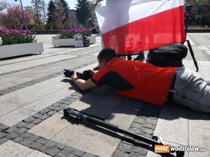 Zdjęcie w galerii na portalu naszwodzislaw.com: Marek Fibic z Pszowa napisał piosenkę na mundial! Zobacz, materiał roboczy z próbnych zdjęć  wiadomości z regionu