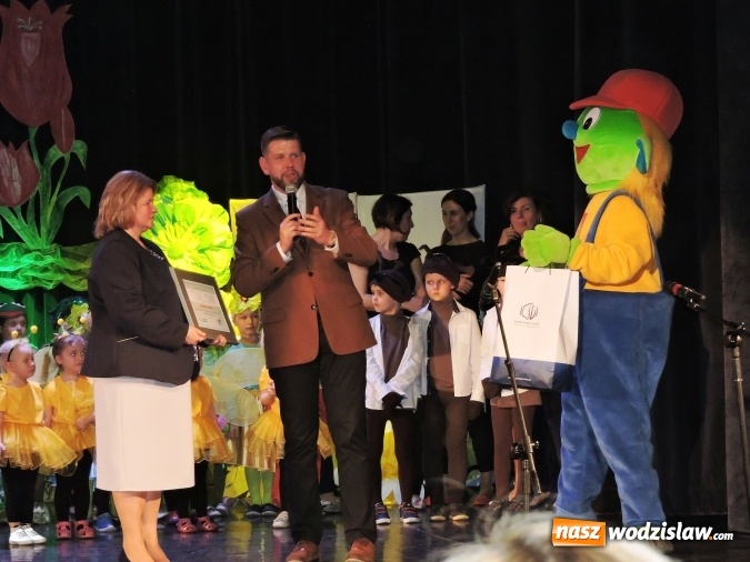 Zdjęcie w galerii na portalu naszwodzislaw.com: 5 tysięcy złotych od prezydenta na 35-lecie przedszkola numer 18  wiadomości z regionu