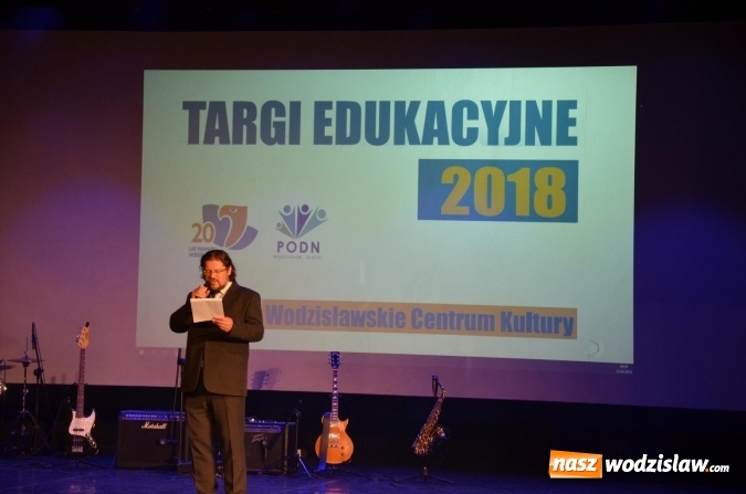 Zdjęcie w galerii na portalu naszwodzislaw.com: Powiat Wodzisławski: Szkoły prezentowały swoją ofertę. ZDJĘCIA wiadomości z regionu