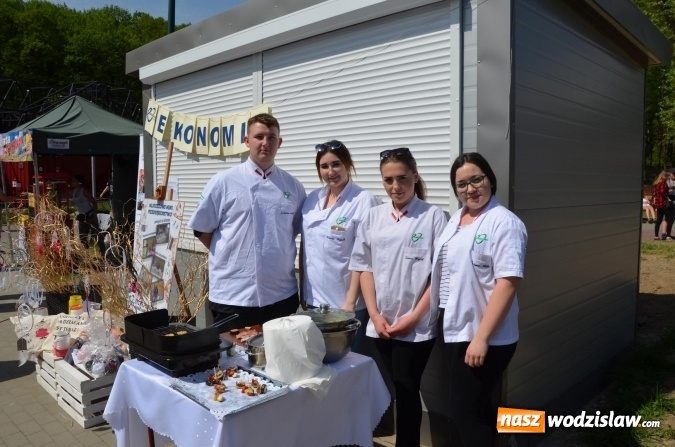 Zdjęcie w galerii na portalu naszwodzislaw.com: Powiat Wodzisławski: Szkoły prezentowały swoją ofertę. ZDJĘCIA wiadomości z regionu