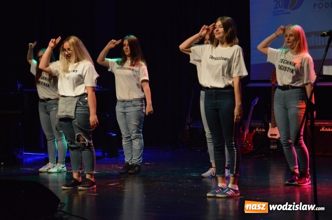 Zdjęcie w galerii na portalu naszwodzislaw.com: Powiat Wodzisławski: Szkoły prezentowały swoją ofertę. ZDJĘCIA wiadomości z regionu