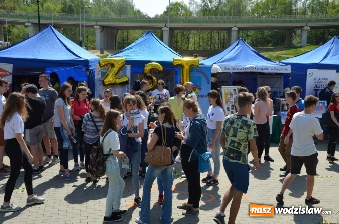 Zdjęcie w galerii na portalu naszwodzislaw.com: Powiat Wodzisławski: Szkoły prezentowały swoją ofertę. ZDJĘCIA wiadomości z regionu