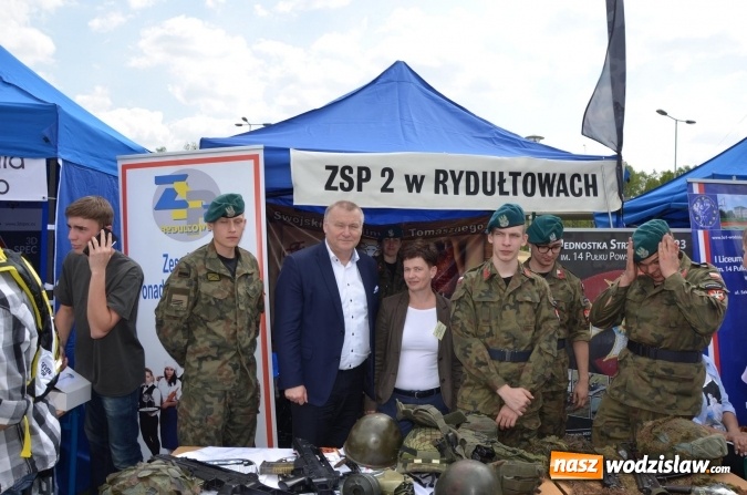 Zdjęcie w galerii na portalu naszwodzislaw.com: Powiat Wodzisławski: Szkoły prezentowały swoją ofertę. ZDJĘCIA wiadomości z regionu