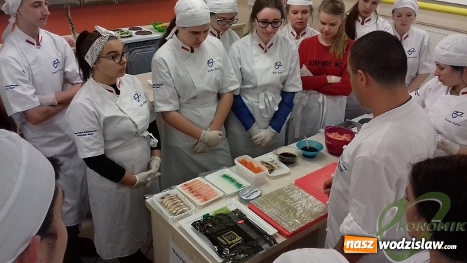 Zdjęcie w galerii na portalu naszwodzislaw.com: W wodzisławskim Ekonomiku uczyli robić się sushi  wiadomości z regionu