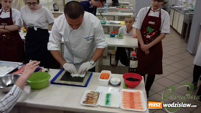 Zdjęcie w galerii na portalu naszwodzislaw.com: W wodzisławskim Ekonomiku uczyli robić się sushi  wiadomości z regionu
