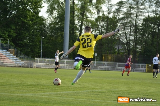 Zdjęcie w galerii na portalu naszwodzislaw.com: Odra Wodzisław przegrywa przy Bogumińskiej  wiadomości z regionu