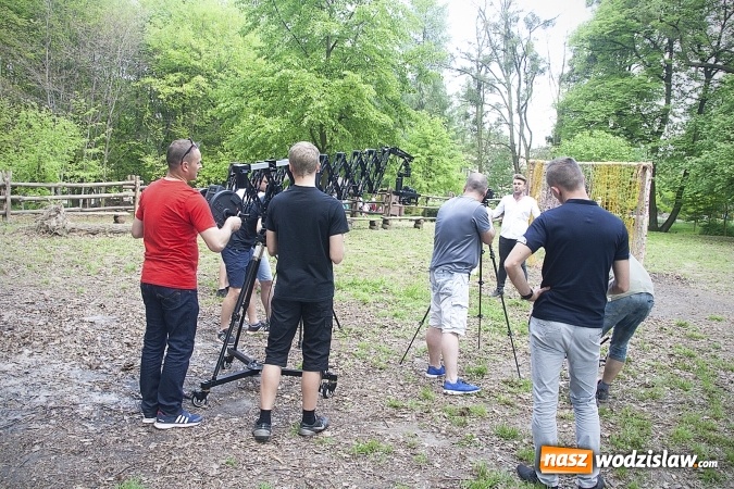Zdjęcie w galerii na portalu naszwodzislaw.com: Mieszkańcy wystąpili w mundialowym teledysku. ZDJĘCIA  wiadomości z regionu