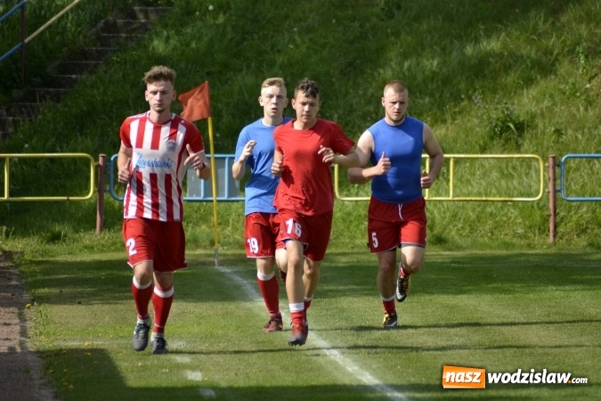Zdjęcie w galerii na portalu naszwodzislaw.com: Pierwsza połowa rozstrzygnęła cały mecz  wiadomości z regionu