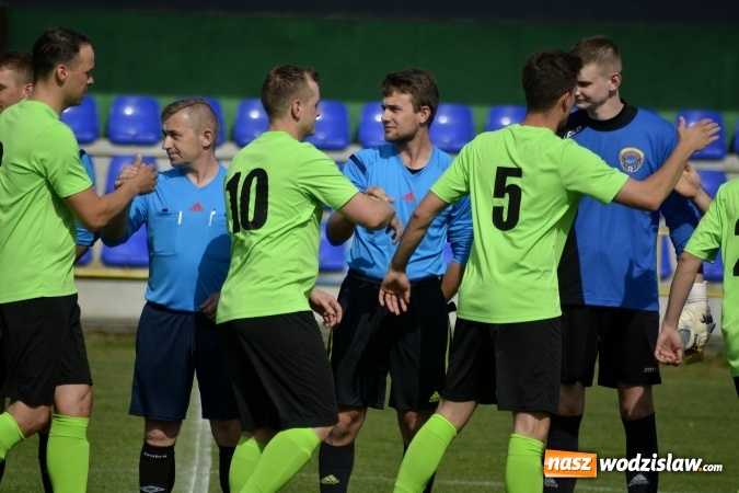 Zdjęcie w galerii na portalu naszwodzislaw.com: Pierwsza połowa rozstrzygnęła cały mecz  wiadomości z regionu