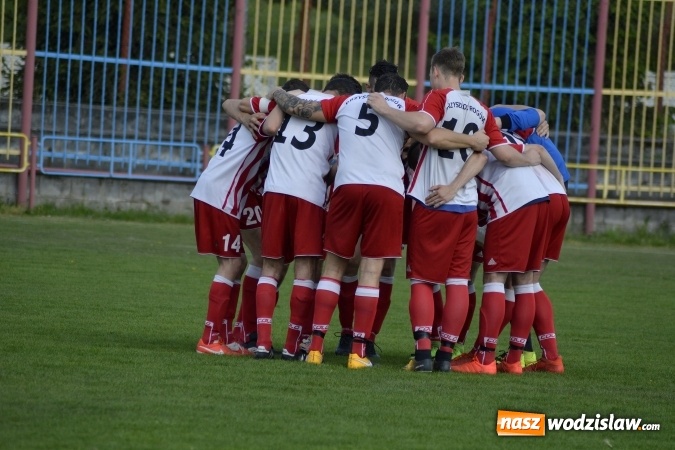 Zdjęcie w galerii na portalu naszwodzislaw.com: Pierwsza połowa rozstrzygnęła cały mecz  wiadomości z regionu