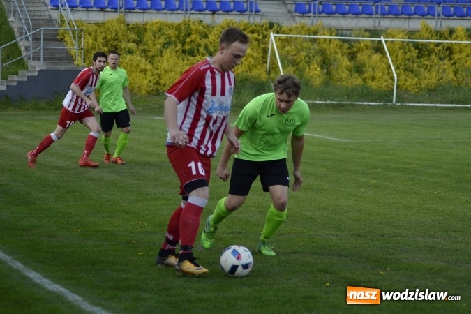 Zdjęcie w galerii na portalu naszwodzislaw.com: Pierwsza połowa rozstrzygnęła cały mecz  wiadomości z regionu