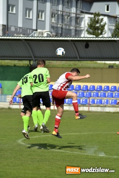 Zdjęcie w galerii na portalu naszwodzislaw.com: Pierwsza połowa rozstrzygnęła cały mecz  wiadomości z regionu