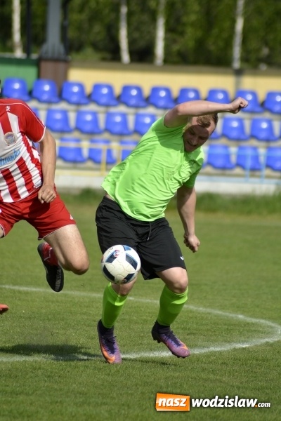 Zdjęcie w galerii na portalu naszwodzislaw.com: Pierwsza połowa rozstrzygnęła cały mecz  wiadomości z regionu