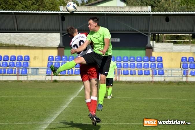 Zdjęcie w galerii na portalu naszwodzislaw.com: Pierwsza połowa rozstrzygnęła cały mecz  wiadomości z regionu