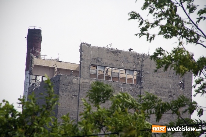 Zdjęcie w galerii na portalu naszwodzislaw.com: Pszów: Trwa wyburzanie szybu. ZDJĘCIA  wiadomości z regionu
