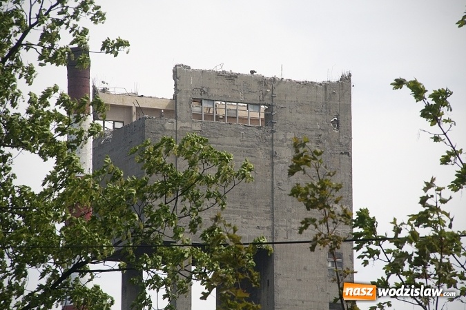 Zdjęcie w galerii na portalu naszwodzislaw.com: Pszów: Trwa wyburzanie szybu. ZDJĘCIA  wiadomości z regionu