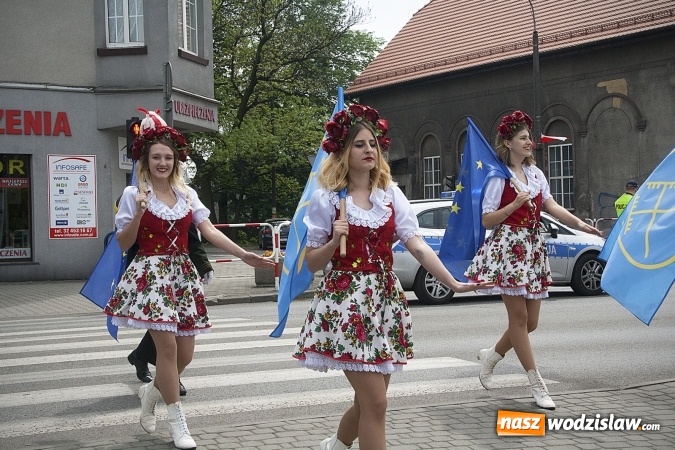 Zdjęcie w galerii na portalu naszwodzislaw.com: Święto Flagi w Rydułtowach. ZDJĘCIA  wiadomości z regionu