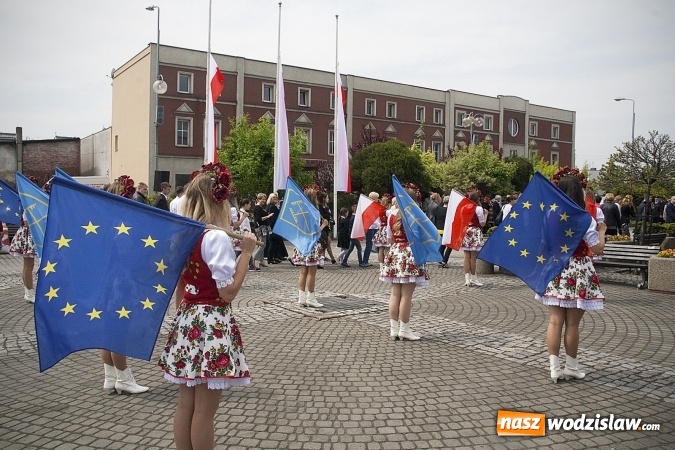 Zdjęcie w galerii na portalu naszwodzislaw.com: Święto Flagi w Rydułtowach. ZDJĘCIA  wiadomości z regionu