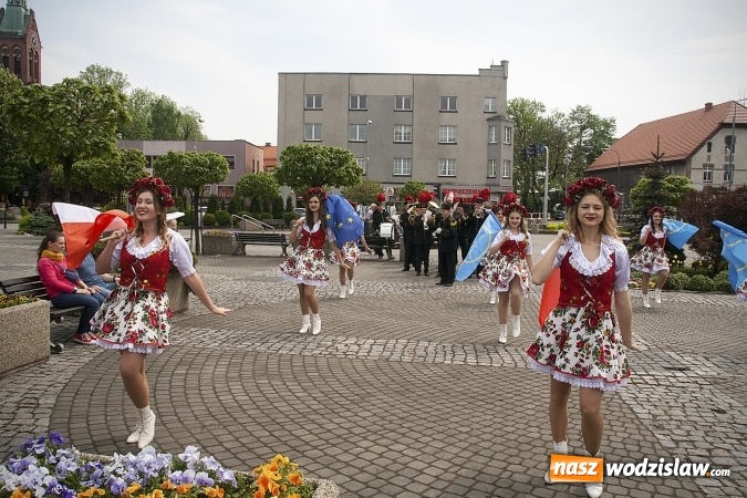 Zdjęcie w galerii na portalu naszwodzislaw.com: Święto Flagi w Rydułtowach. ZDJĘCIA  wiadomości z regionu