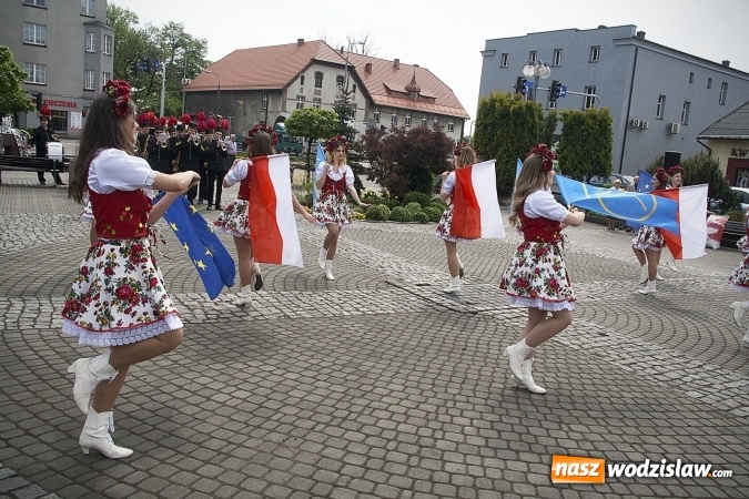 Zdjęcie w galerii na portalu naszwodzislaw.com: Święto Flagi w Rydułtowach. ZDJĘCIA  wiadomości z regionu