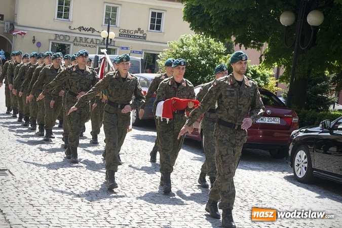 Zdjęcie w galerii na portalu naszwodzislaw.com: Zobacz, jak Wodzisław świętuje rocznicę uchwalenia Konstytucji 3 Maja  wiadomości z regionu