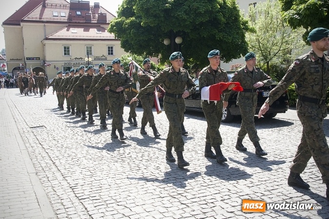 Zdjęcie w galerii na portalu naszwodzislaw.com: Zobacz, jak Wodzisław świętuje rocznicę uchwalenia Konstytucji 3 Maja  wiadomości z regionu
