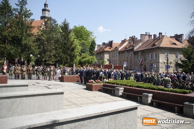Zdjęcie w galerii na portalu naszwodzislaw.com: Zobacz, jak Wodzisław świętuje rocznicę uchwalenia Konstytucji 3 Maja  wiadomości z regionu