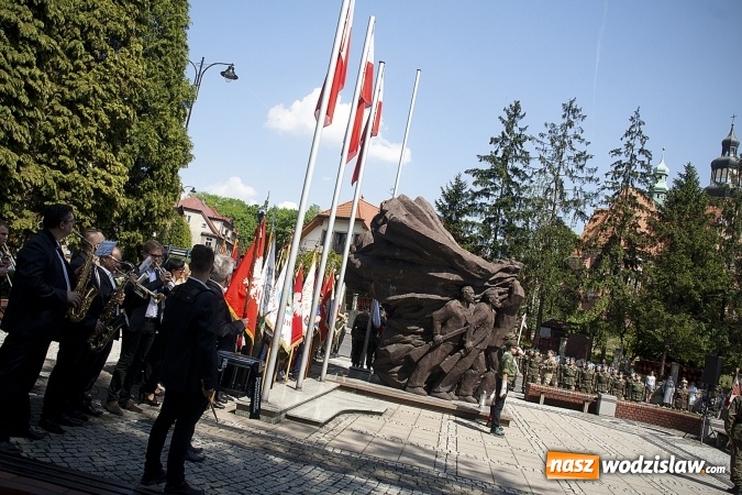 Zdjęcie w galerii na portalu naszwodzislaw.com: Zobacz, jak Wodzisław świętuje rocznicę uchwalenia Konstytucji 3 Maja  wiadomości z regionu