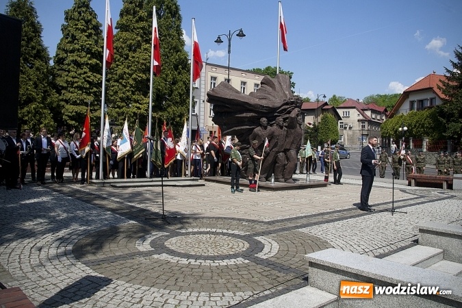 Zdjęcie w galerii na portalu naszwodzislaw.com: Zobacz, jak Wodzisław świętuje rocznicę uchwalenia Konstytucji 3 Maja  wiadomości z regionu