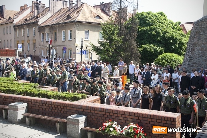 Zdjęcie w galerii na portalu naszwodzislaw.com: Zobacz, jak Wodzisław świętuje rocznicę uchwalenia Konstytucji 3 Maja  wiadomości z regionu