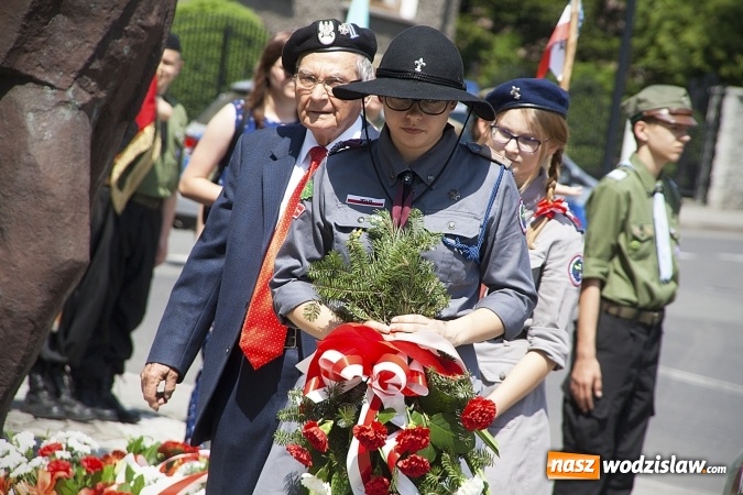 Zdjęcie w galerii na portalu naszwodzislaw.com: Zobacz, jak Wodzisław świętuje rocznicę uchwalenia Konstytucji 3 Maja  wiadomości z regionu
