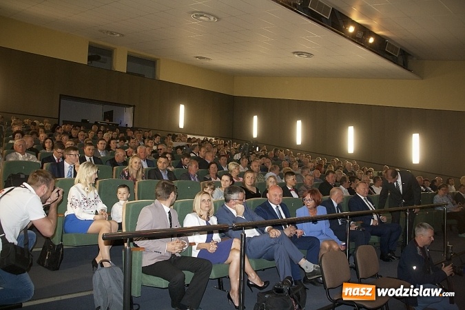 Zdjęcie w galerii na portalu naszwodzislaw.com: Przyjechałam tutaj, aby z państwem porozmawiać. Wicepremier Beata Szydło w Rydułtowskim Centrum Kultury wiadomości z regionu