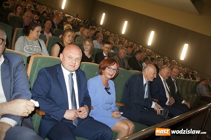 Zdjęcie w galerii na portalu naszwodzislaw.com: Przyjechałam tutaj, aby z państwem porozmawiać. Wicepremier Beata Szydło w Rydułtowskim Centrum Kultury wiadomości z regionu