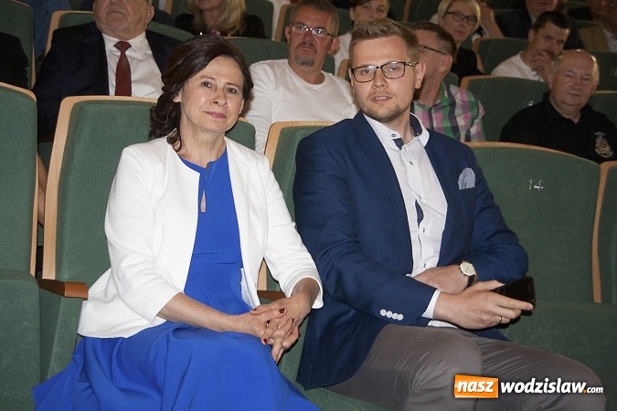 Zdjęcie w galerii na portalu naszwodzislaw.com: Przyjechałam tutaj, aby z państwem porozmawiać. Wicepremier Beata Szydło w Rydułtowskim Centrum Kultury wiadomości z regionu