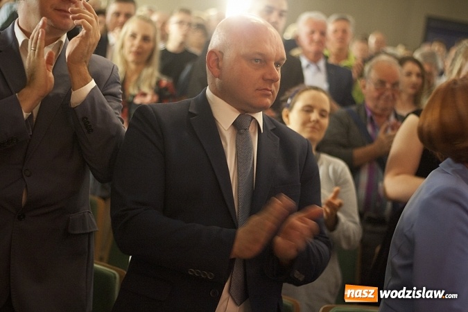 Zdjęcie w galerii na portalu naszwodzislaw.com: Przyjechałam tutaj, aby z państwem porozmawiać. Wicepremier Beata Szydło w Rydułtowskim Centrum Kultury wiadomości z regionu