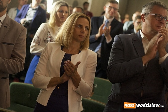 Zdjęcie w galerii na portalu naszwodzislaw.com: Przyjechałam tutaj, aby z państwem porozmawiać. Wicepremier Beata Szydło w Rydułtowskim Centrum Kultury wiadomości z regionu