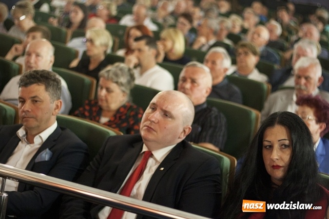 Zdjęcie w galerii na portalu naszwodzislaw.com: Przyjechałam tutaj, aby z państwem porozmawiać. Wicepremier Beata Szydło w Rydułtowskim Centrum Kultury wiadomości z regionu