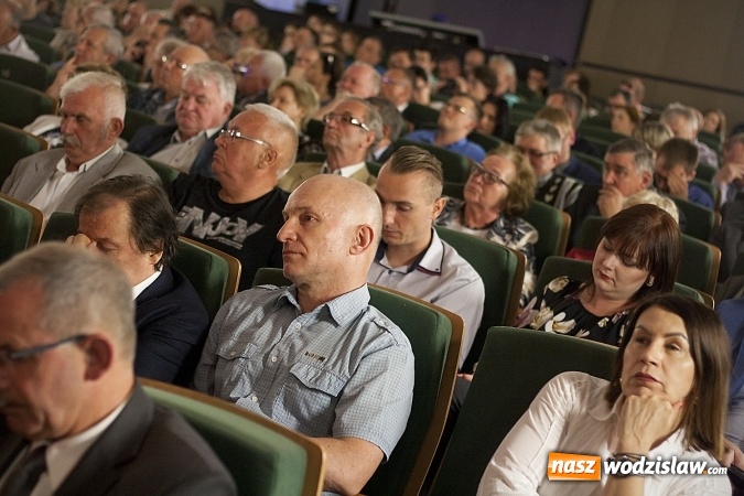 Zdjęcie w galerii na portalu naszwodzislaw.com: Przyjechałam tutaj, aby z państwem porozmawiać. Wicepremier Beata Szydło w Rydułtowskim Centrum Kultury wiadomości z regionu