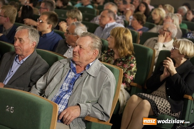 Zdjęcie w galerii na portalu naszwodzislaw.com: Przyjechałam tutaj, aby z państwem porozmawiać. Wicepremier Beata Szydło w Rydułtowskim Centrum Kultury wiadomości z regionu