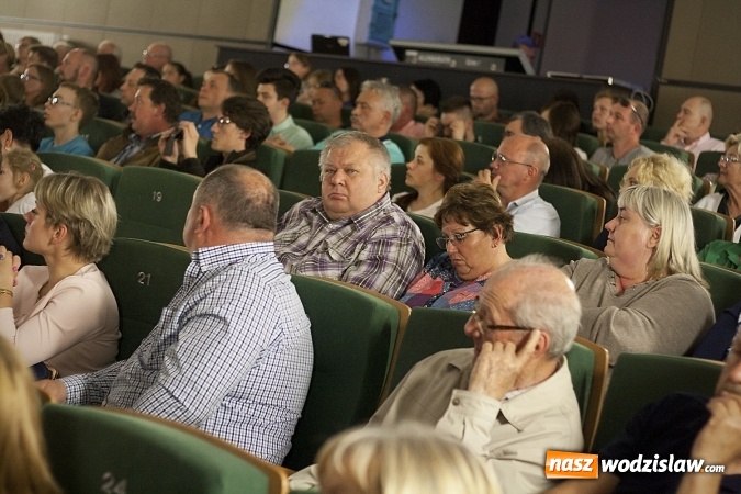 Zdjęcie w galerii na portalu naszwodzislaw.com: Przyjechałam tutaj, aby z państwem porozmawiać. Wicepremier Beata Szydło w Rydułtowskim Centrum Kultury wiadomości z regionu