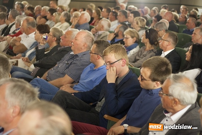 Zdjęcie w galerii na portalu naszwodzislaw.com: Przyjechałam tutaj, aby z państwem porozmawiać. Wicepremier Beata Szydło w Rydułtowskim Centrum Kultury wiadomości z regionu