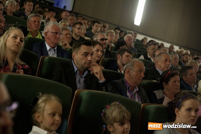 Zdjęcie w galerii na portalu naszwodzislaw.com: Przyjechałam tutaj, aby z państwem porozmawiać. Wicepremier Beata Szydło w Rydułtowskim Centrum Kultury wiadomości z regionu