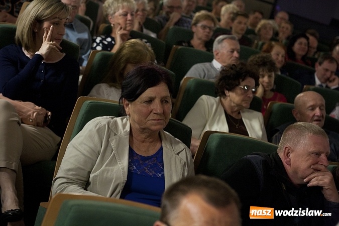 Zdjęcie w galerii na portalu naszwodzislaw.com: Przyjechałam tutaj, aby z państwem porozmawiać. Wicepremier Beata Szydło w Rydułtowskim Centrum Kultury wiadomości z regionu