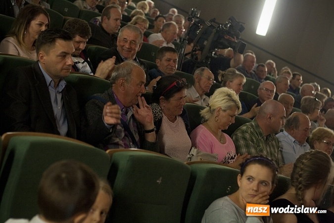 Zdjęcie w galerii na portalu naszwodzislaw.com: Przyjechałam tutaj, aby z państwem porozmawiać. Wicepremier Beata Szydło w Rydułtowskim Centrum Kultury wiadomości z regionu