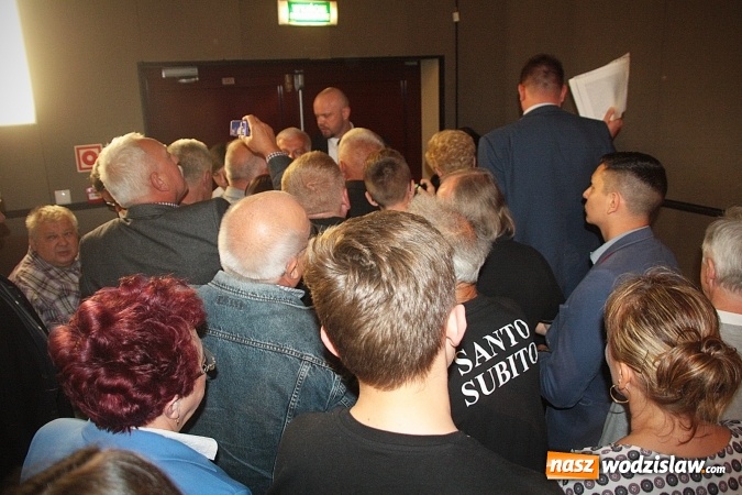 Zdjęcie w galerii na portalu naszwodzislaw.com: Przyjechałam tutaj, aby z państwem porozmawiać. Wicepremier Beata Szydło w Rydułtowskim Centrum Kultury wiadomości z regionu