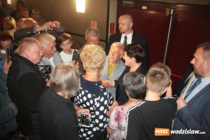 Zdjęcie w galerii na portalu naszwodzislaw.com: Przyjechałam tutaj, aby z państwem porozmawiać. Wicepremier Beata Szydło w Rydułtowskim Centrum Kultury wiadomości z regionu