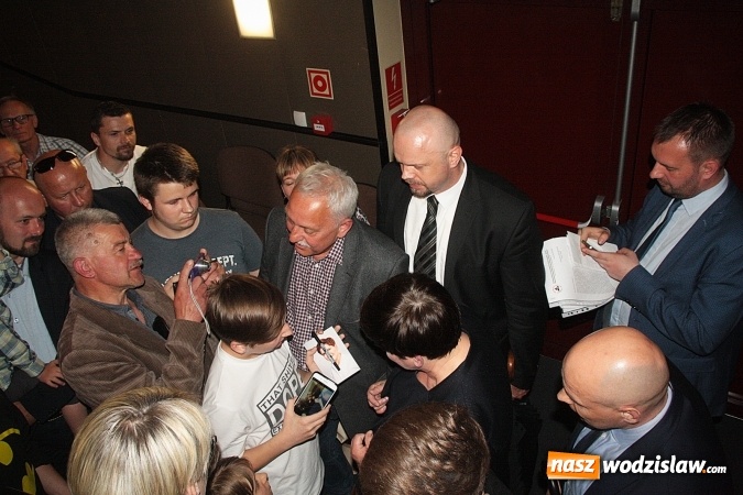 Zdjęcie w galerii na portalu naszwodzislaw.com: Selfie z wicepremier Beatą Szydło  wiadomości z regionu